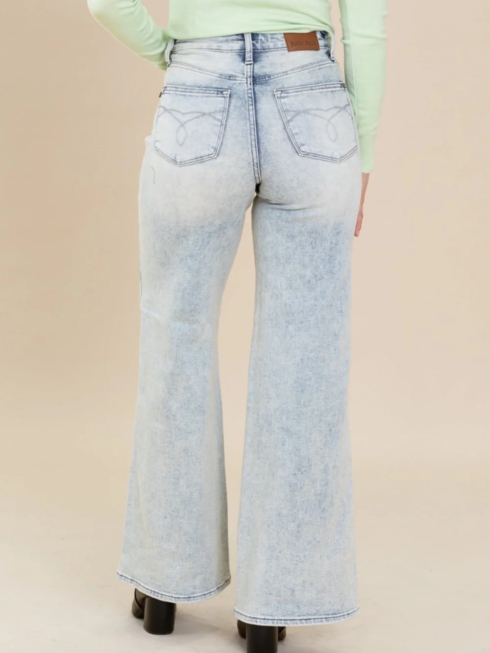 Judy Blue Light Wash Wide Leg Jeans Size 5 - Picture 4 of 8